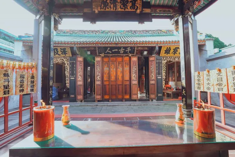 Giếng trời rộng thoáng tạo khoảng mở giữa lòng hội quán