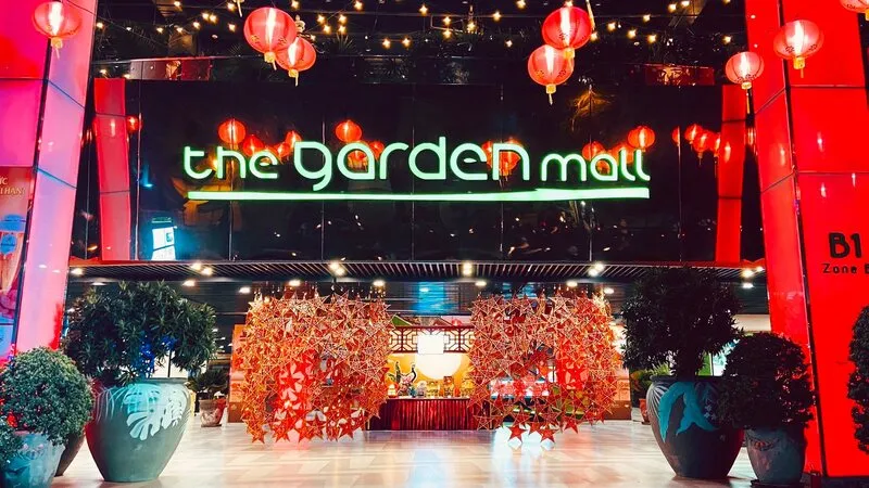 Không gian The Garden Mall được trang trí theo mùa với nhiều tiểu cảnh bắt mắt