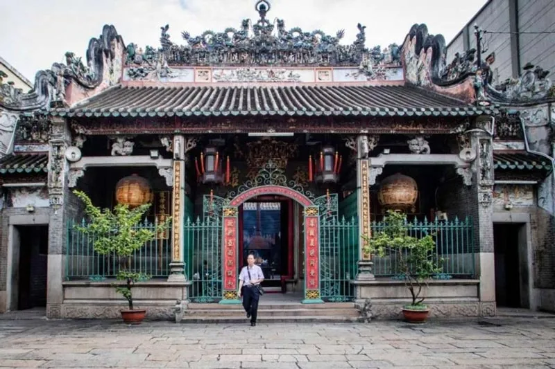 Không gian chùa Bà Thiên Hậu cổ kính với nhiều chi tiết kiến trúc Trung Hoa