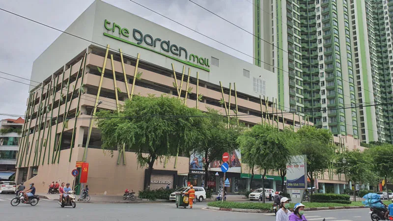 Không gian The Garden Mall hiện đại với tông xanh chủ đạo và thiết kế trẻ trung